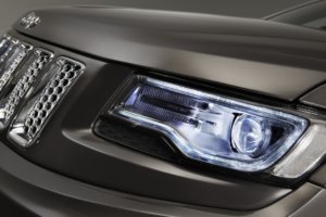 Jeep Grand Cherokee detal lampy przedniej