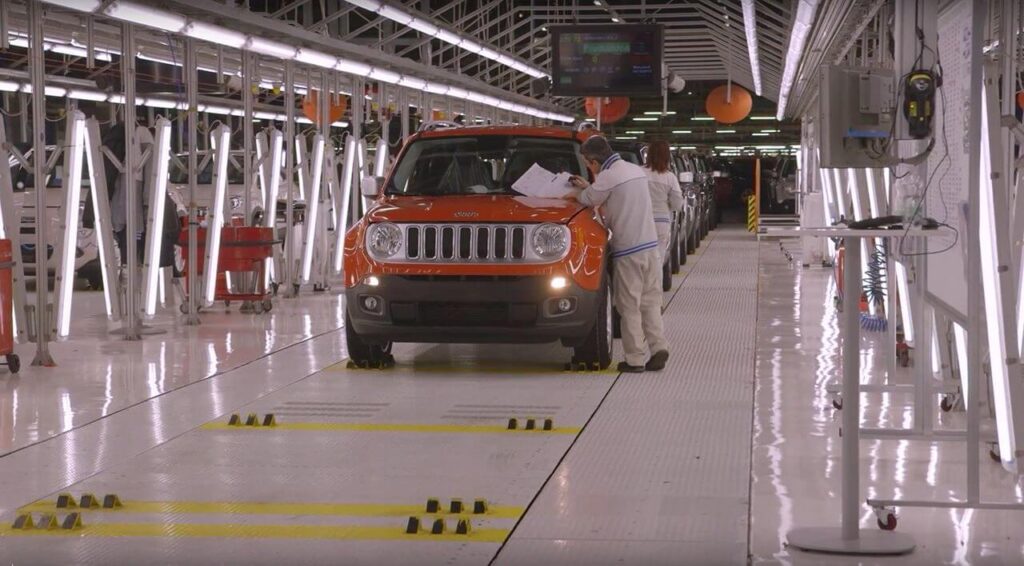 urodziny-jeepa-renegade-150910_jeep_gsv-renegade_05