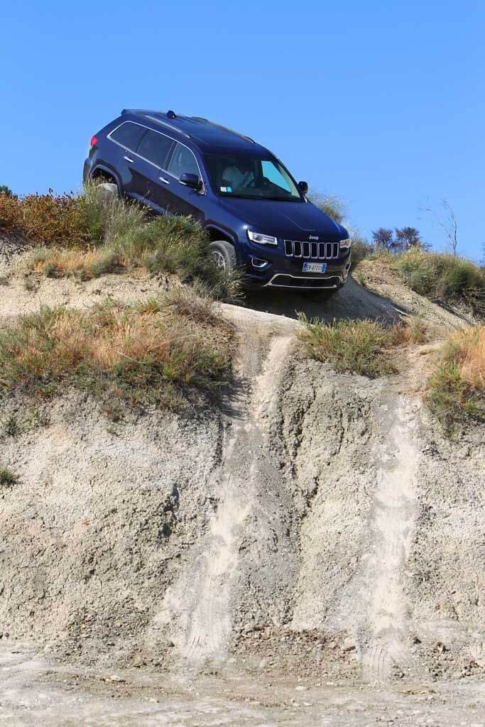 Jeep Granf Cherokee piasek