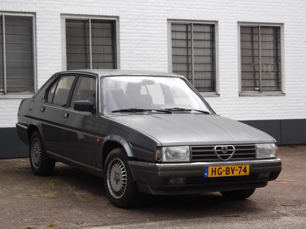 Alfa Romeo 90 Quadrifoglio Oro