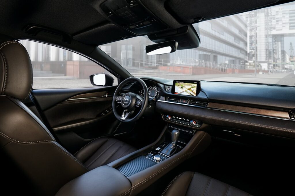 Mazda 6 wnętrze